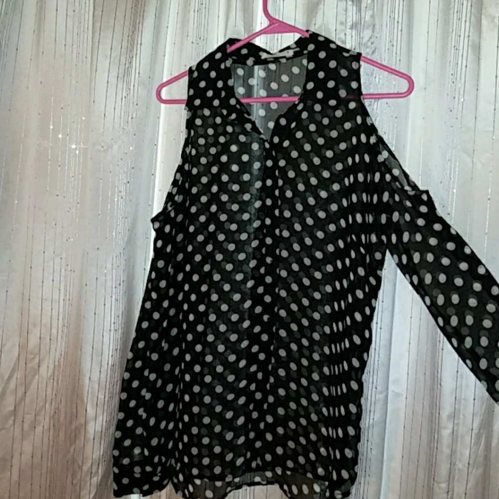 Sheer blouse W/cut out shoulder